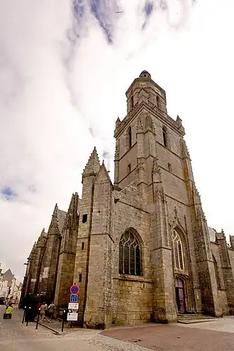 Vue générale de l'église.