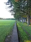 Le banc du parc Midorigaoka, long de 400&nbsp;m (anciennement le plus long du monde).