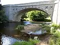 Le Pont-de-Mars, sur la rive du Chambon.