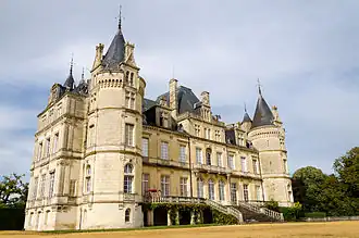 Photographie d'ensemble du château.