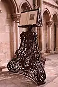 Lutrin du XVIIIe siècle dans l'une des chapelles