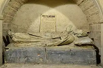 Tombeau de saint Bertrand dans la crypte.