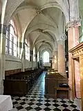 Bas-côté sud, vue vers l'ouest.