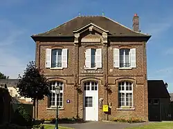 Le bureau de poste.