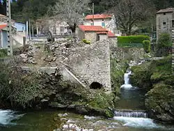 Le moulin de La Saigne du XVIe&nbsp;siècle, sur le ruisseau de Capials.