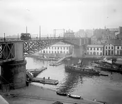 Le pont National remplacé par l'actuel pont de Recouvrance depuis la Reconstruction.