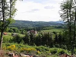 Le Puid, son église et ses forêts.