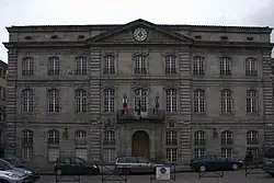 L'hôtel de ville, du XVIIIe siècle.