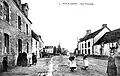 Le Roc-Saint-André ː la rue principale vers 1925 (carte postale).