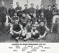 Le Stade toulousain de la saison 1915-1916, vainqueur de la première Coupe de l'Espérance, en 1916 (le 30 avril, au vélodrome du Parc des Princes).