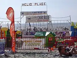 Un club de plage.