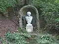 Le buste de Jean-Jacques Rousseau.