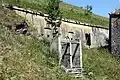 Le coffre d'escarpe de flanquement et les latrines de temps de paix du fort.