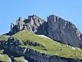 Le sommet du rocher du Vent vu depuis le sud.