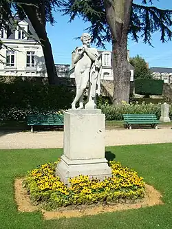 Copie du faune par des élèves de Rennes, parc du Thabor.