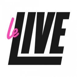 Logo composé du texte « Le » en petits caractères de couleur rose bonbon et du texte « Live » en grands caractères de couleur noire et en majuscules.