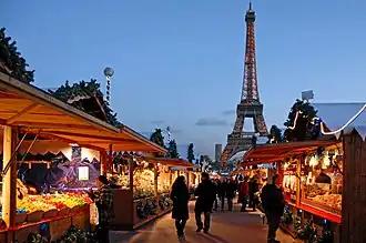 La tour Eiffel depuis les jardins du Trocadéro.