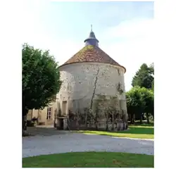 Le pigeonnier.