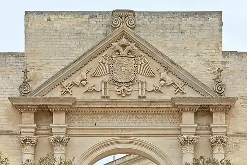 Fronton.