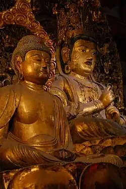 Deux des cinq grands Bosatsu de la salle de conférences (讲堂, Ko-do) du Tō-ji à Kyōto.