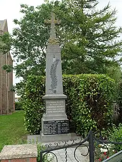 Le monument aux morts.