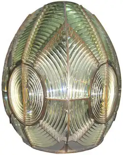 Optique de phare Fresnel, 1894 (Inv. 19 PA 51 D).
