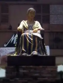 Description de l'image LeonaFlorentinoStatute.jpg.