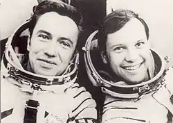 Leonid Popow et Dumitru Prunariu.