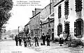 Les Forges (Morbihan) : la rue de Janzé vers 1925 (carte postale).