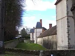 Les douves.