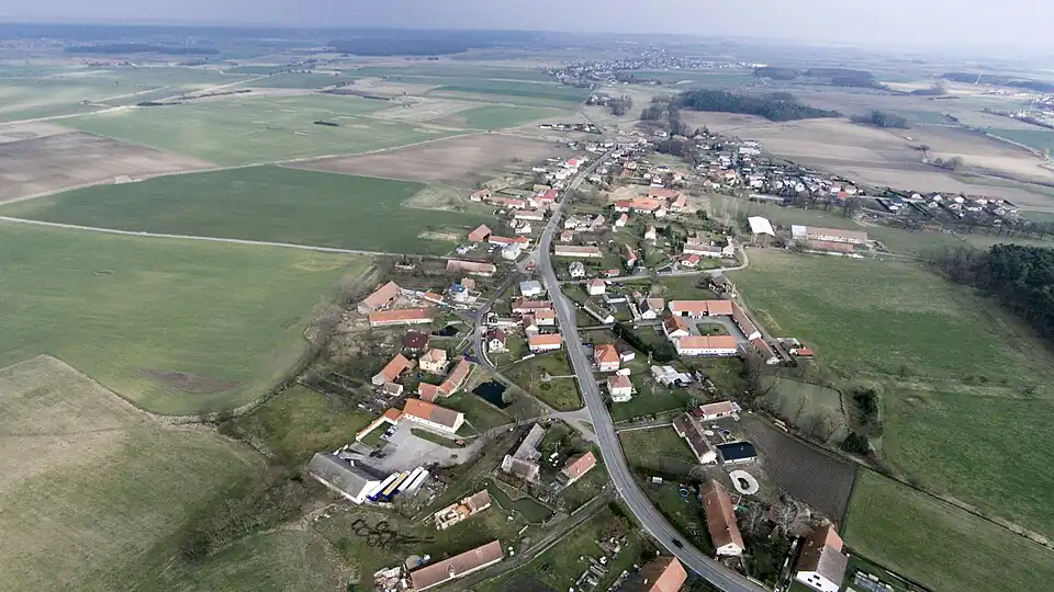 Choteč : vue aérienne.