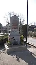 Le monument aux morts.