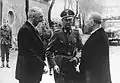 Erwin Rösener (au centre) avec Lev Rupnik (à droite) et Gregorij Rožman (à gauche)