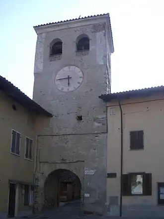 Levone (Torino) porte du ricetto du XIIIe siècle