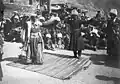 Lezguiens dansant la lezginka au Daghestan vers 1900.