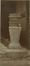 ... et son tronc du XVIIe&nbsp;siècle.