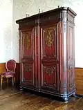 Armoire et chaise