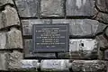Plaque commémorative du centenaire du début de la construction du tunnel.