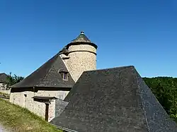 Maison dans le bourg de Ligneyrac.