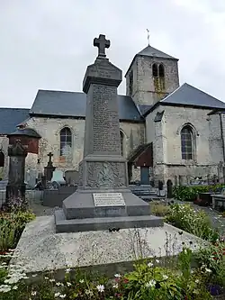Le monument aux morts.