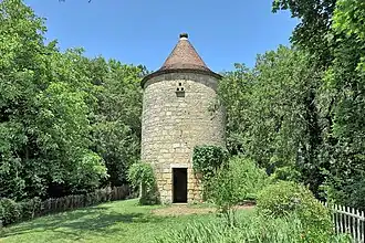 Le pigeonnier.