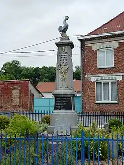 Le monument aux morts.