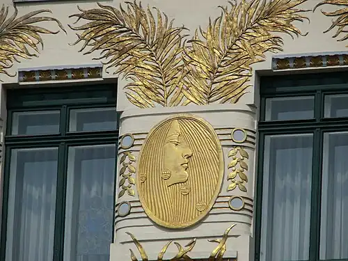 Médaillon de muse.