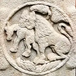 Lion avec un veau.
