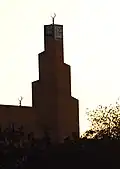 Grand minaret de la mosquée de Lisbonne.