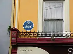 Memorial à Fred Astaire sur le mur de Madden's Summerhouse Cafe.