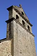 Clocher-mur de l'église Saint-Pierre.
