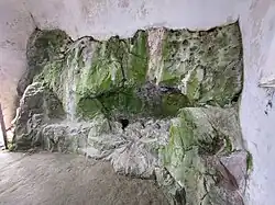 lit du saint, à l'intérieur de la chapelle, à Saint-Hélier, Jersey