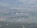 Vue générale du kibboutz d'Hukok (au 2e&nbsp;plan)