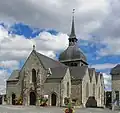 La façade occidentale et flanc sud.